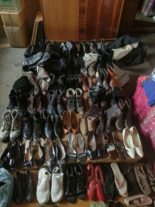 Гаражная распродажа вещей