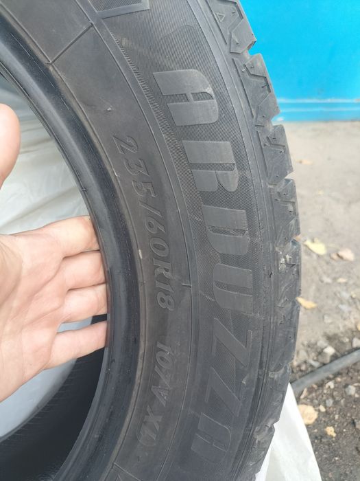 Продам зимние шины 245/65 R17