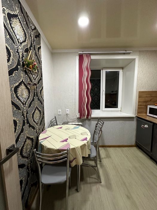 Продам диван и стулья