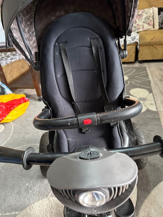 Продавам запазен детса трикулка