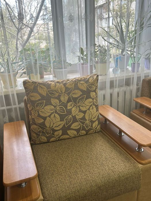 Продам 2 кресла Б/У