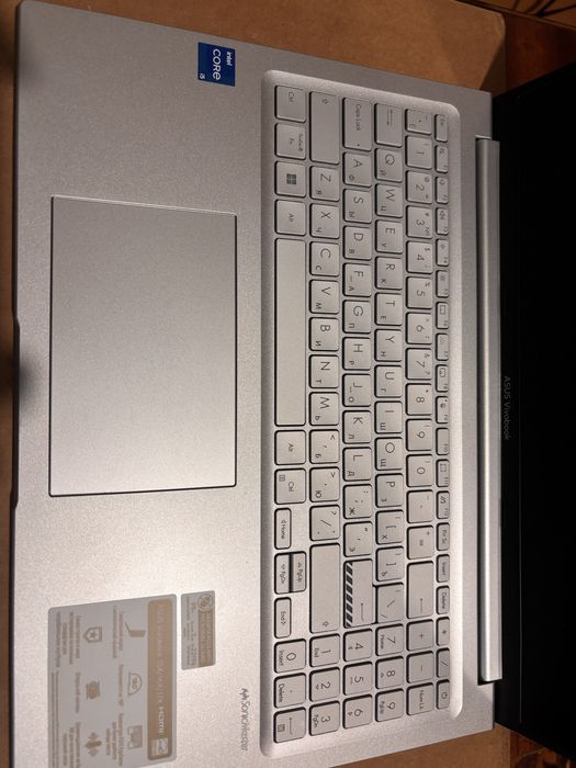 Asus Vivobook X16