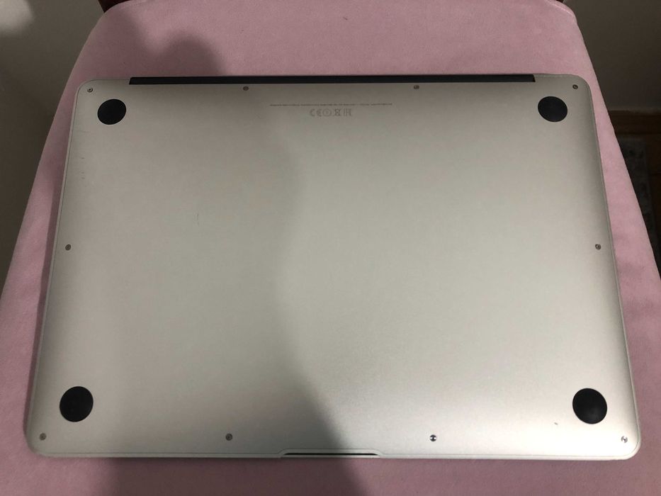 MacBook Air 13'' 2017 A1466 i5 1,8 GHz, 8 GB, SSD 128 GB.vizual CA NOU