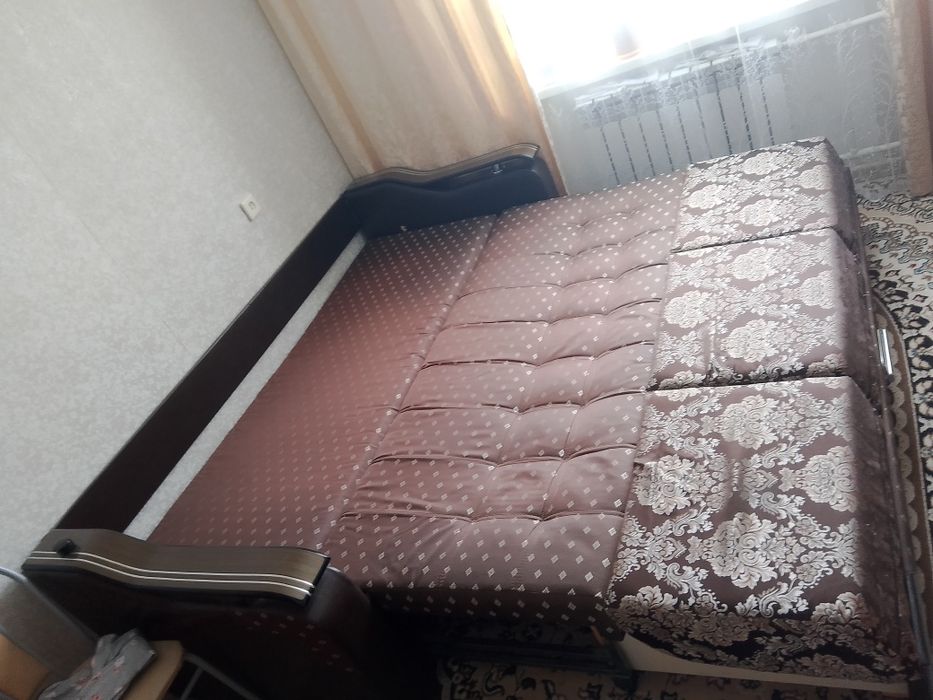 Продам диван хороший