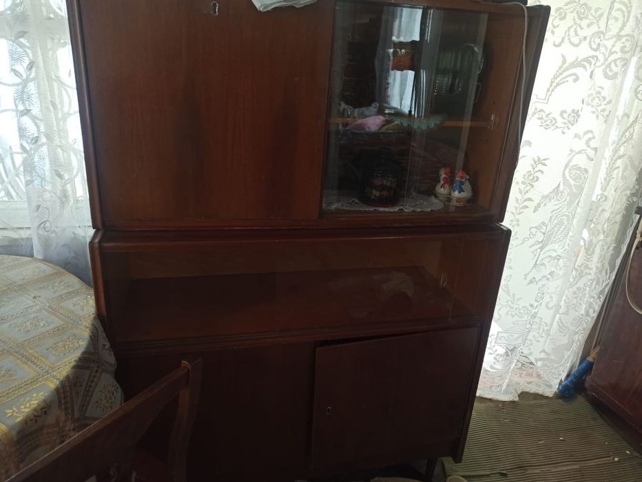 Продам небольшой сервант