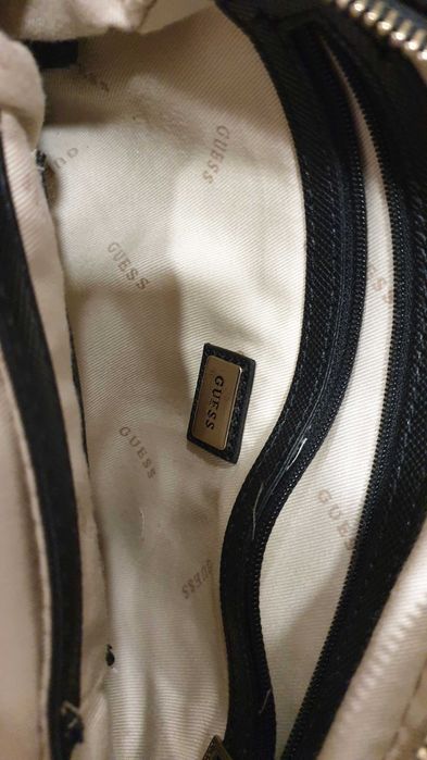 Дамска чанта през рамо Guess