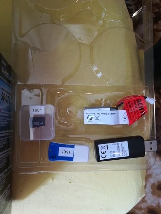 2 броя Мини дрон REVELL Spot 23949, квадрокоптер с камера