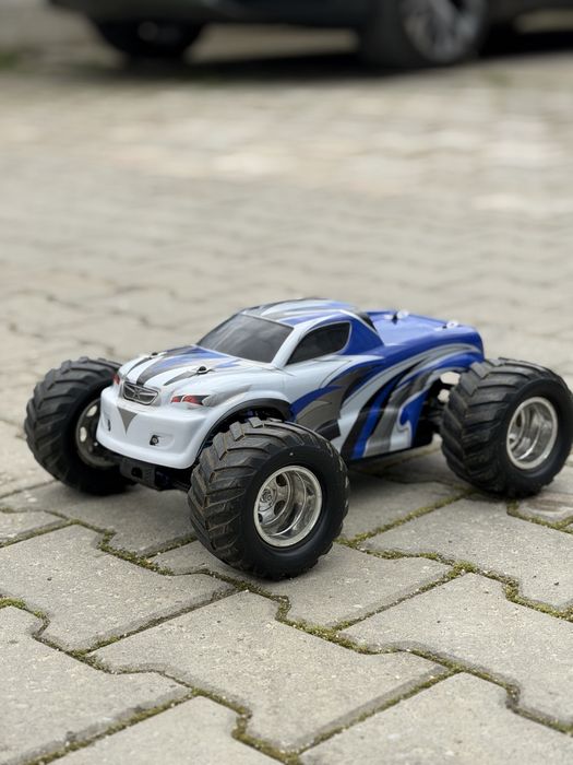 Automodel rc Xcite oneten monster truck 1:10 brushless
