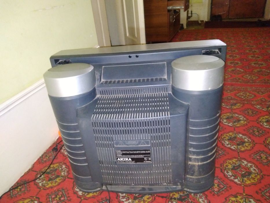 LG ва AKIRA катта телевизорлар сотилади ишлаб турибди