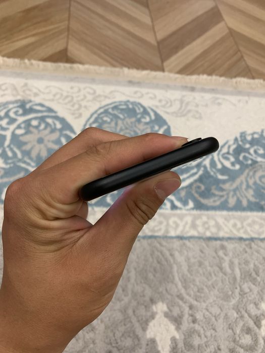 iPhone XR 128 GB в идеальном состоянии!