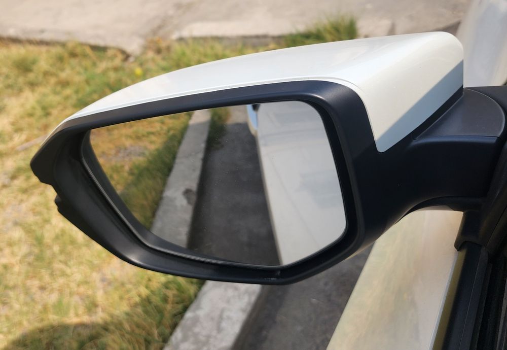 Боковое зеркало Honda Crider в сборе белый жемчук