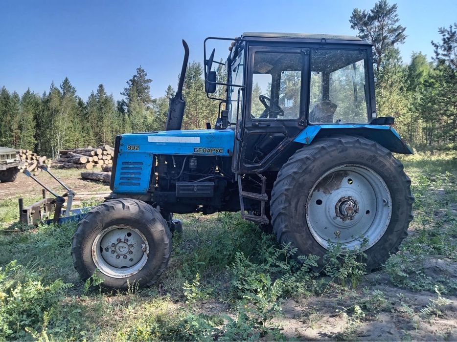 Продам трактор 892