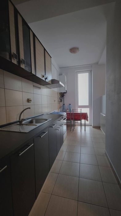 Inchiriez apartament