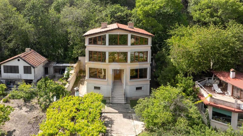 Продава се Къща в Аксаково - 390 кв.м за 895 €/кв.м - Снимка #3