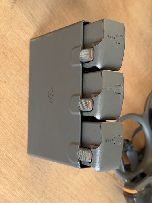 DJI Avata 2 Fly More combo + DJI FPV Remote Controller 3