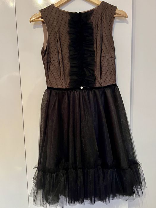 Дамска рокля с волани