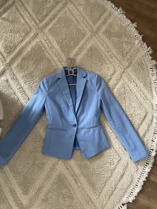 Светло синьо сако