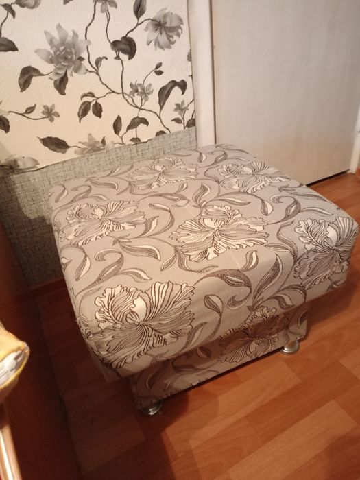 Продам пуфик. Б/у.