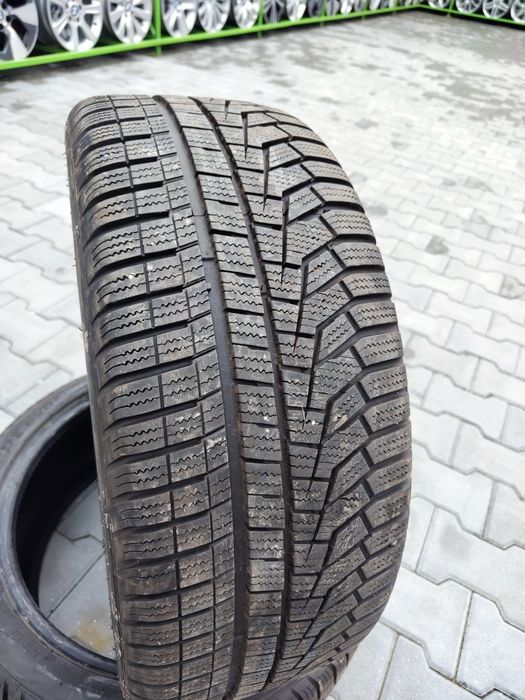 2 бр зимни 225/40/18 Hankook