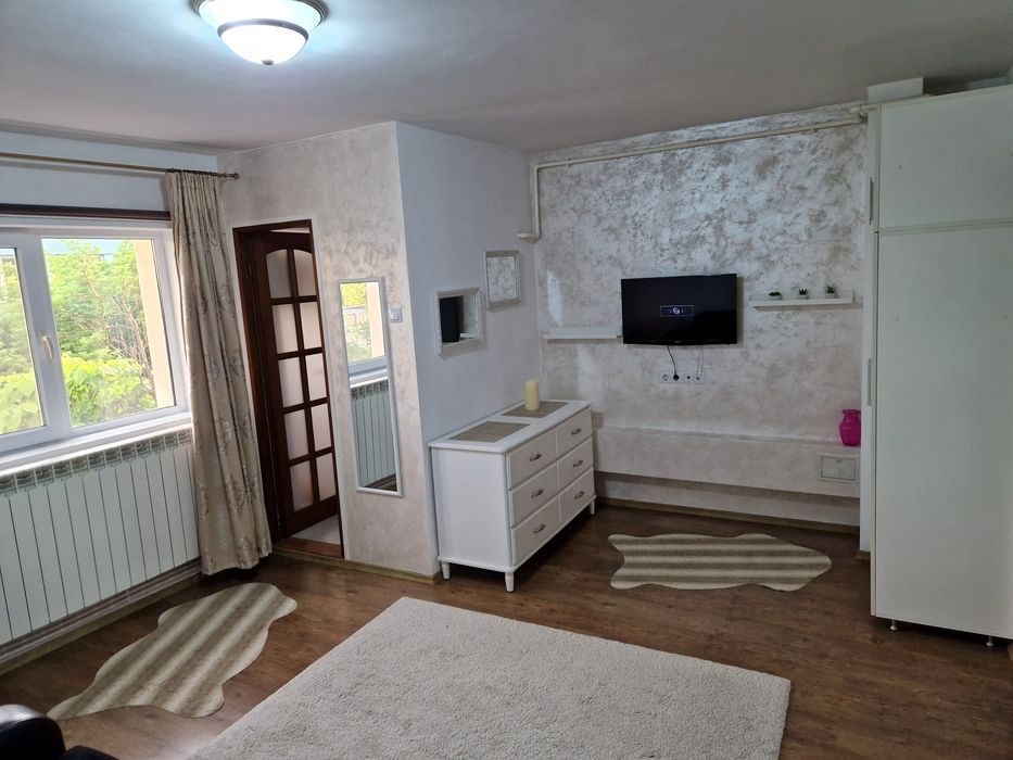 Garsonieră de închiriat