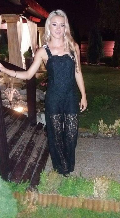 Rochii și salopete elegante evenimente