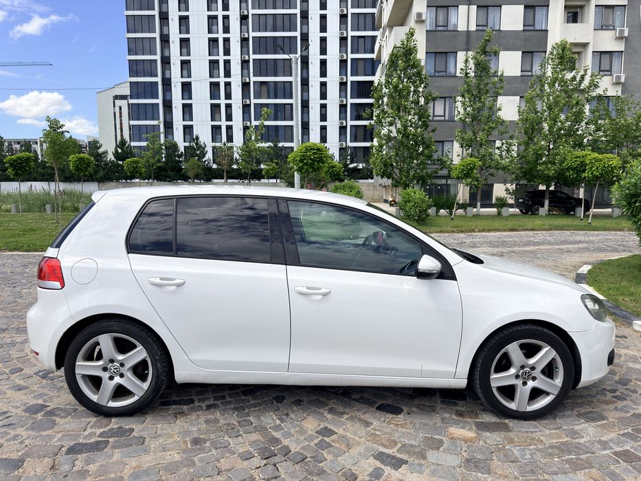 VOLKSWAGEN Golf 2011 — imagine 5