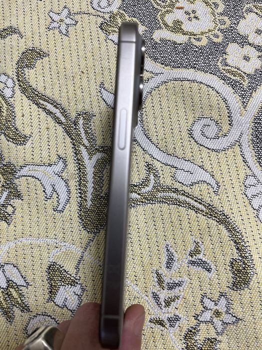 Продам Айфон 15 Pro