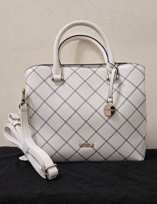 Нова. Дамска оригинална чанта със къса и дълга дръжка. Catwalk.