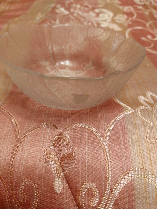 Продавам чиний ,нови фруктиери, съд за ядки,захарница,