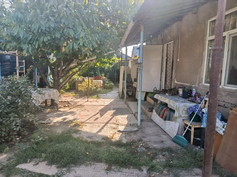 Продам дом  в городе с участком 7 соток