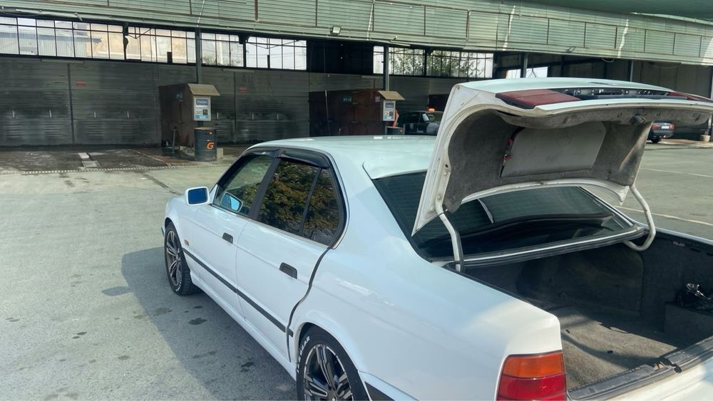 Продам бмв 520 е34