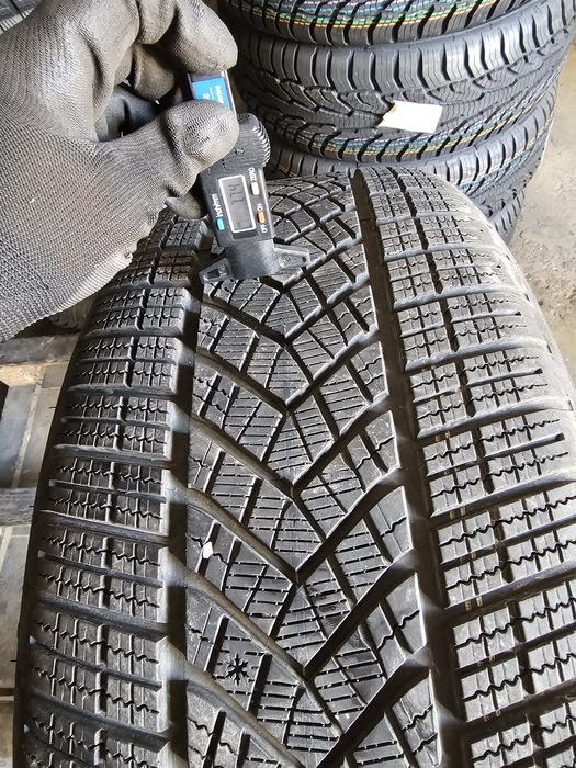 1 anvelopa iarna 255 50 21 Goodyear 7.7mm 2021