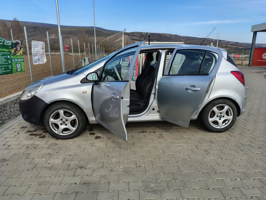 Vand mașina în stare bună