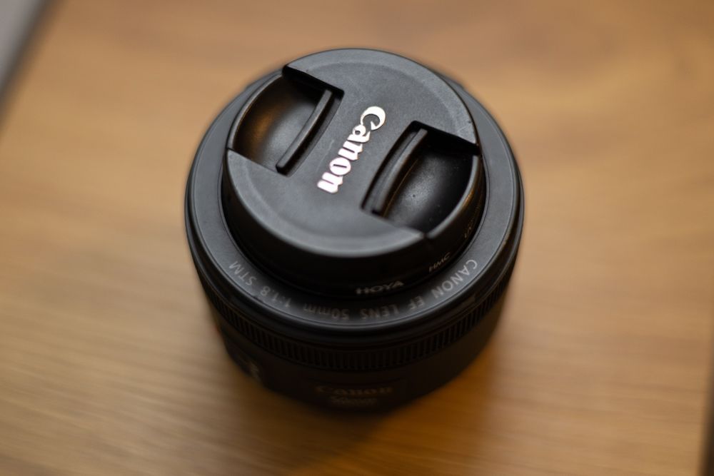 Canon EOS 90D с 3 обектива и 3 филтъра