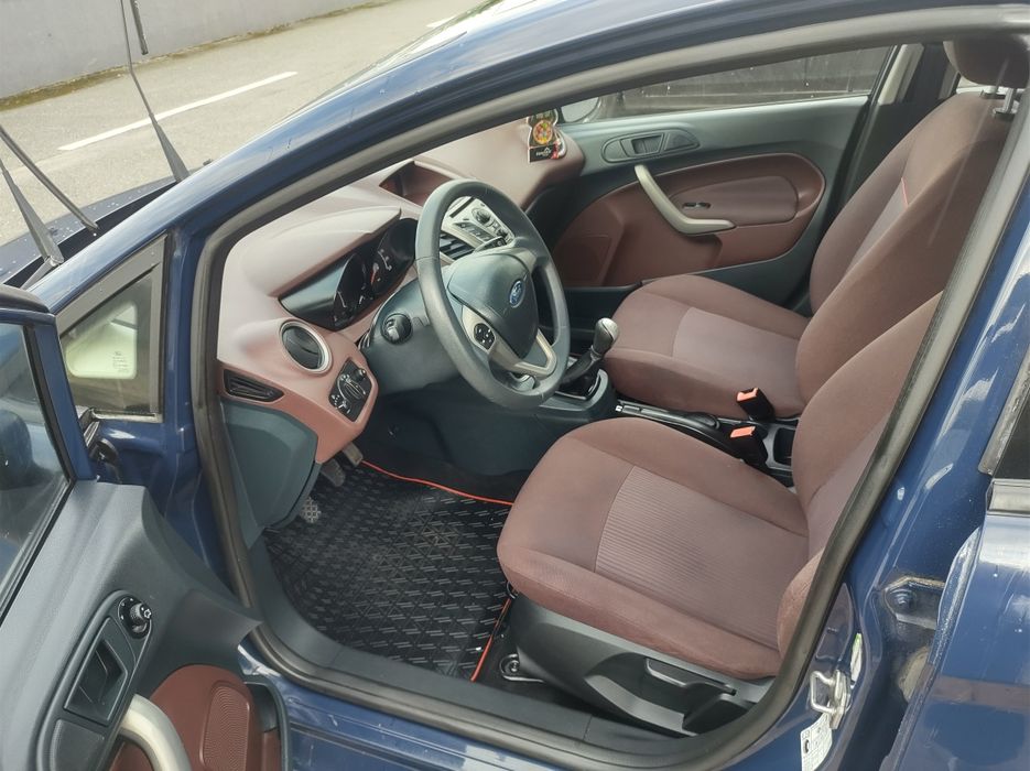 Ford fiesta benzina 13 EURO 5 preț 2990 euro