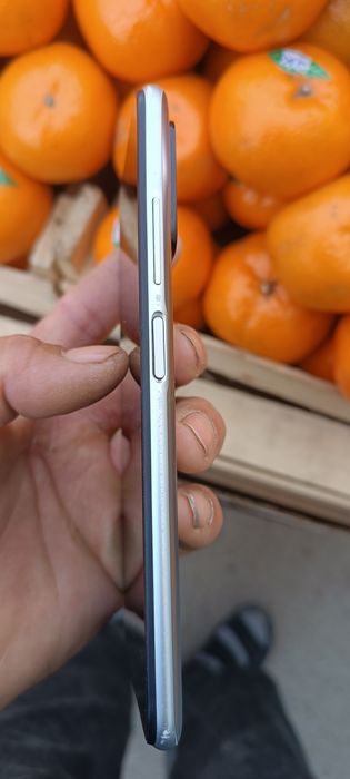 Redmi Mi 10 5G sotiladi