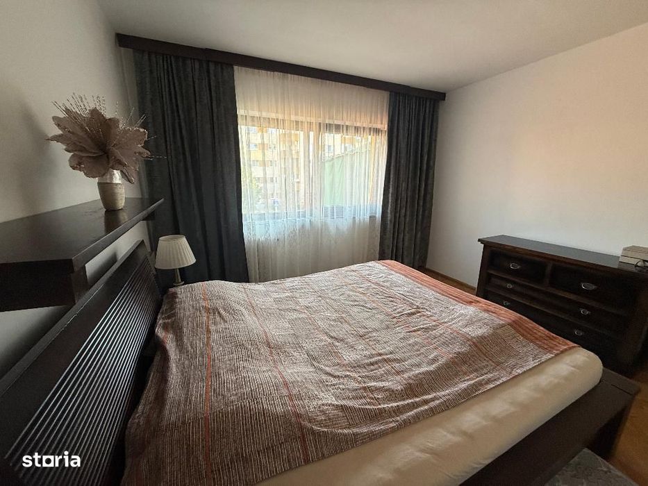 De vanzare Apartament 3 camere, zona Ampoi 3.