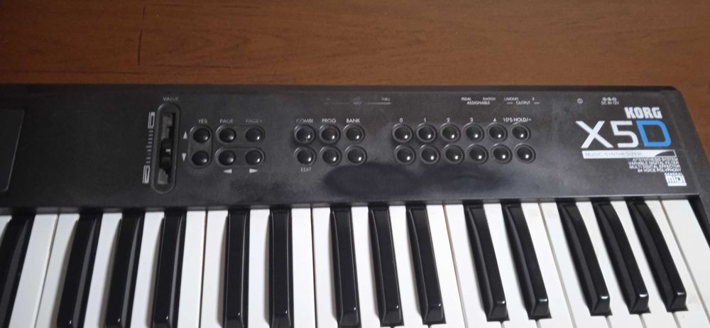 Синтезатор Korg X5D