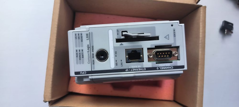 Контроллер 1769L32E