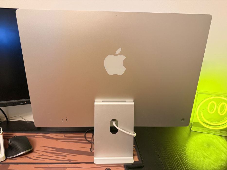 iMac M3, 8GB, 24 inchi, ca nou, dar nu am cutie