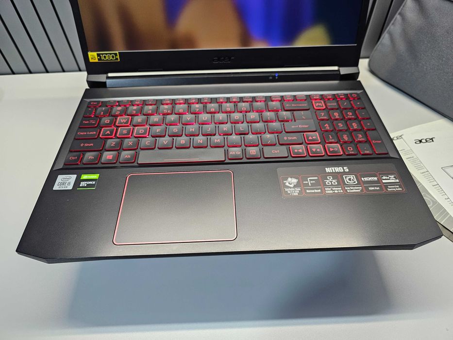 ПРОДАМ NITRO 5 Игровой Ноутбук Core™i5-10300H/8GB/256SSD/GTX1650/15.6"