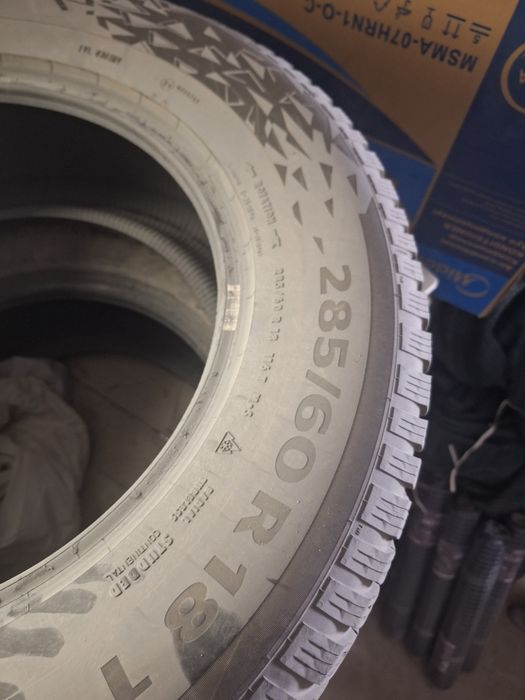 Продам шины зимние размер 285/60R18