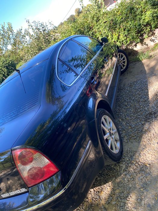 Vând Volkswagen Passat