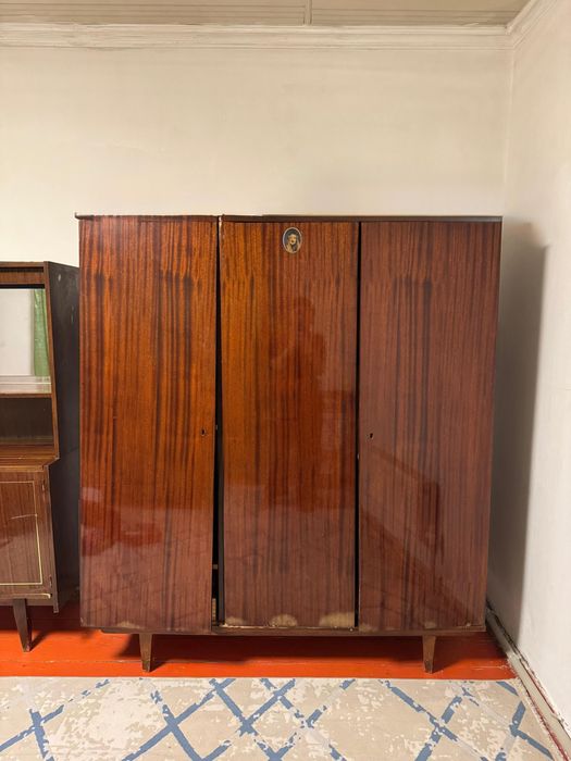 Шкаф сатылады срочна