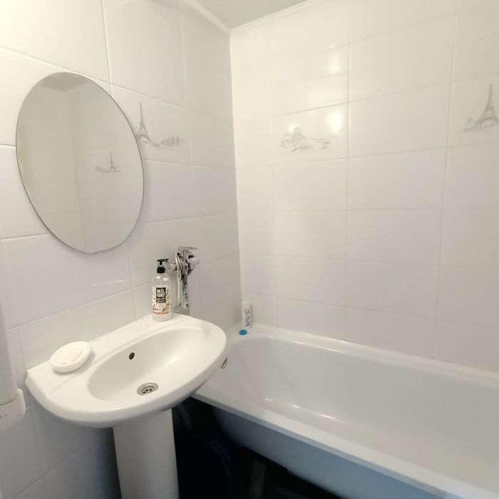 Сдам посуточно 1 кв 11 Мик