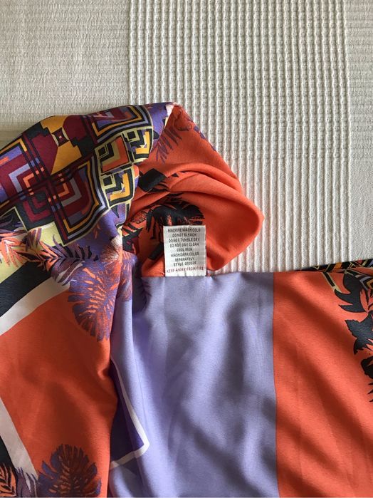 Дамска туника - многоцветна.