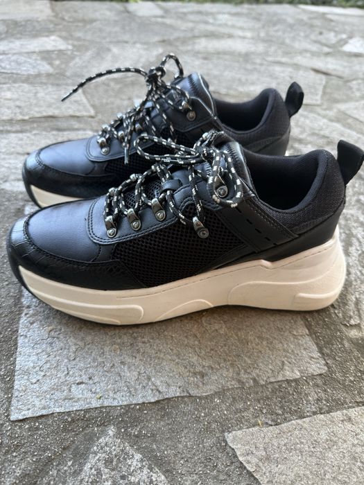 Черни обувки Stradivarius