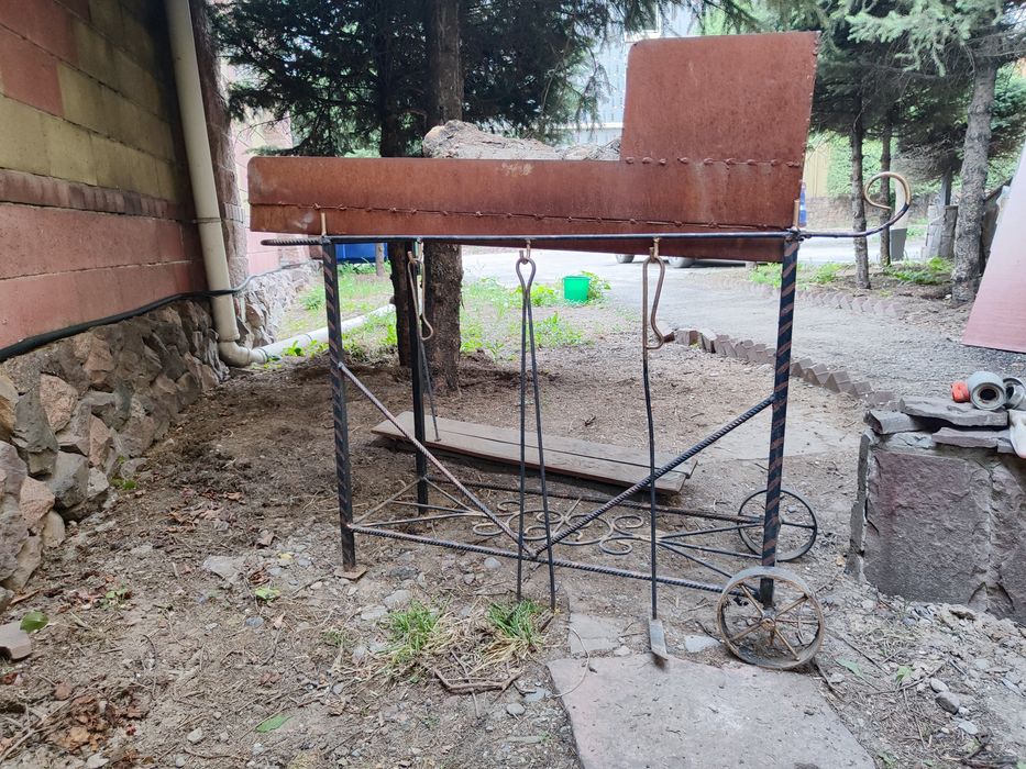 Продам мангал металлический
