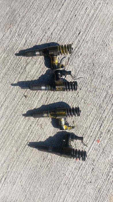 Injectoare Volkswagen 2.0 tdi pd 170 cp cod motor BMR,BMM