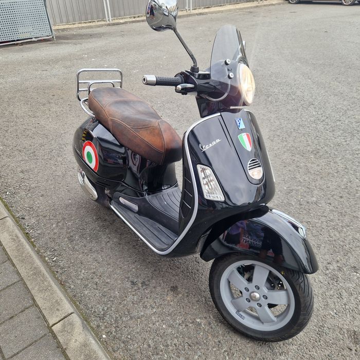 Piaggio Vespa GTS 250i